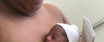 El Abrazo que Salva Vidas: Proyecto Mamá Canguro