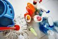 El Riesgo Oculto de los Productos de Limpieza: Cómo los Compuestos Volátiles y Naturales Contaminan el Aire del Hogar