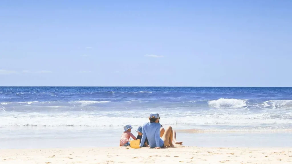 Vacaciones de un mes vs. semanas sueltas: ¿Cuál es la clave clínica para desconectar y evitar el burnout?