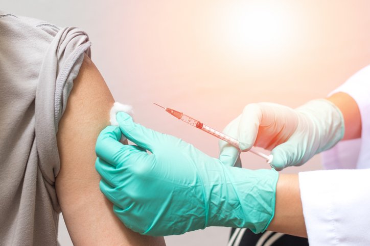 Campaña de Vacunación Extraordinaria en Ceuta: Rigor Epidemiológico y Desafíos Logísticos