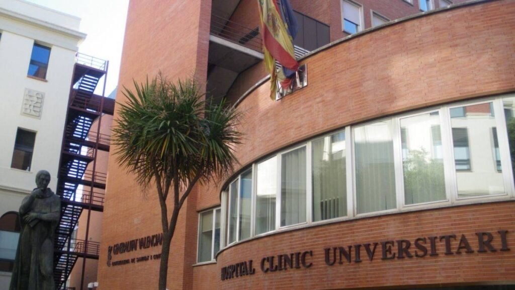 Ampliación de Plazas Estructurales en Hospitales: Impacto Clínico y Dotación de Insumos Médicos