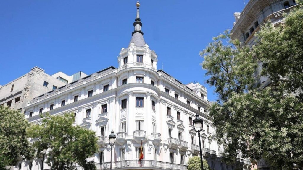 Colegiación en Psicología a Debate: Implicaciones Éticas, Clínicas y Regulatorias