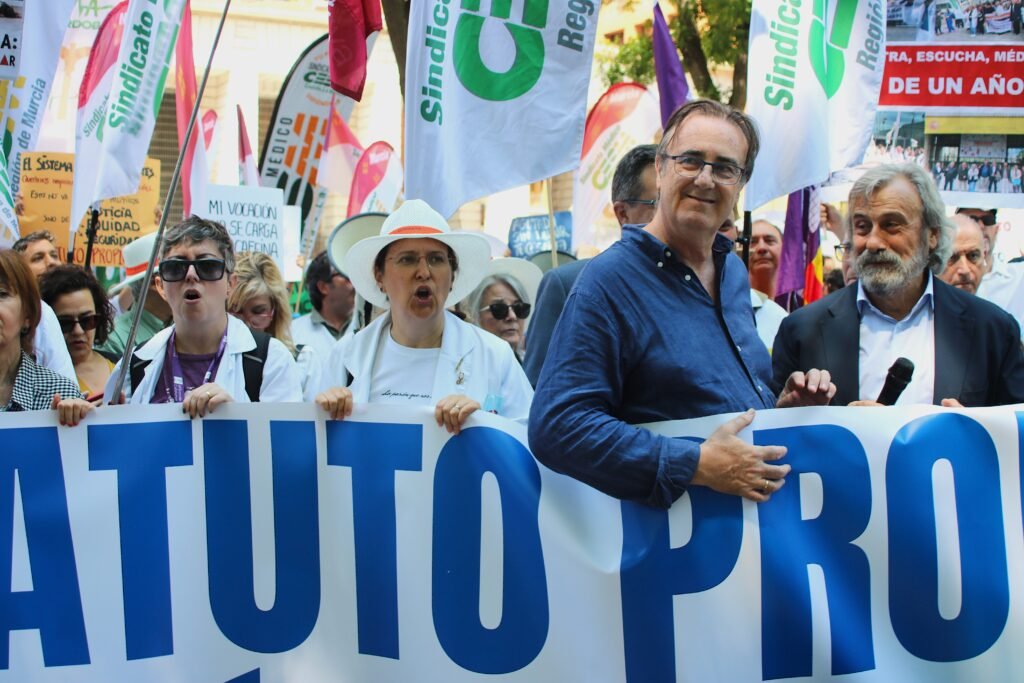 Reforma del Estatuto Marco: Desafíos Clínicos, Laborales y el Impacto en la Salud Ocupacional de los Profesionales Sanitarios