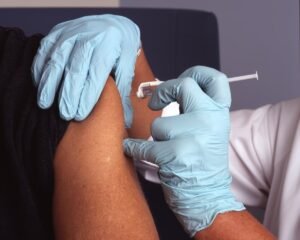 Vacuna Ervebo contra ébola: OMS evalúa uso en Bundibugyo