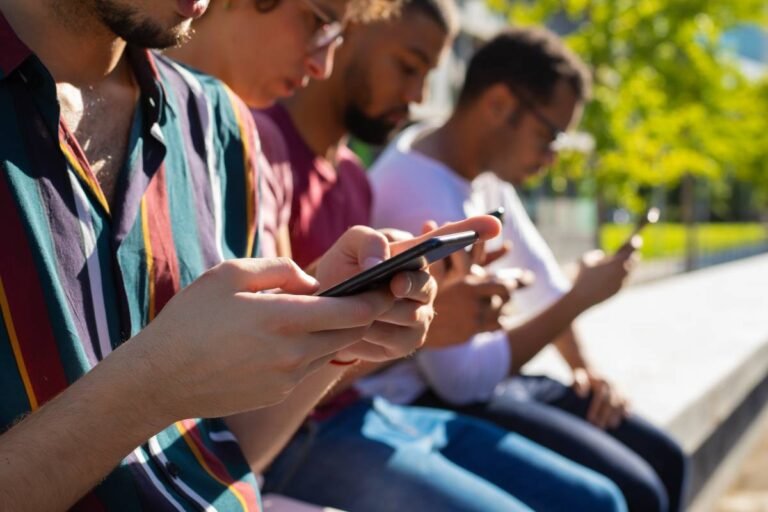 Prevención del Suicidio en Adolescentes: Nuevas Estrategias Clínicas y Educativas en las Aulas