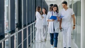 Resolución de Conflictos Éticos en la Asistencia Sanitaria: El Nuevo Decreto de Bioética y su Impacto Clínico
