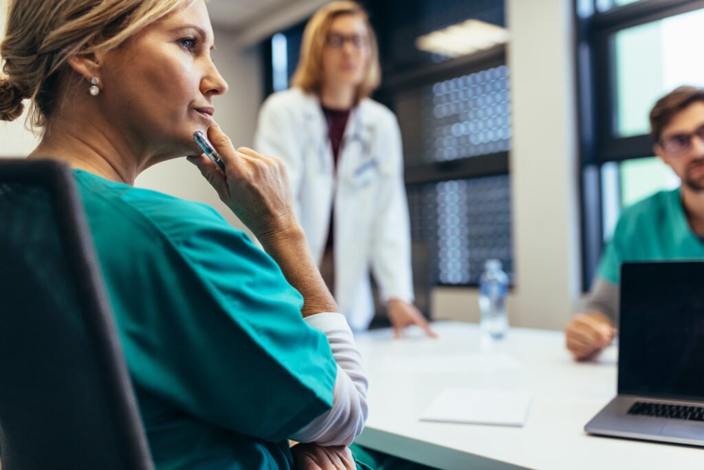 Gestión de Listas de Espera Quirúrgicas: Criterios Clínicos y Recursos