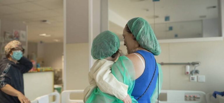 Cirugía Pediátrica de Alta Complejidad: Éxito Clínico en Paciente con Malformaciones Múltiples