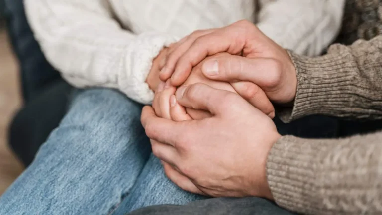 Prevención del Suicidio: Qué Decir y Qué No si Alguien te Confiesa que Quiere Quitarse la Vida