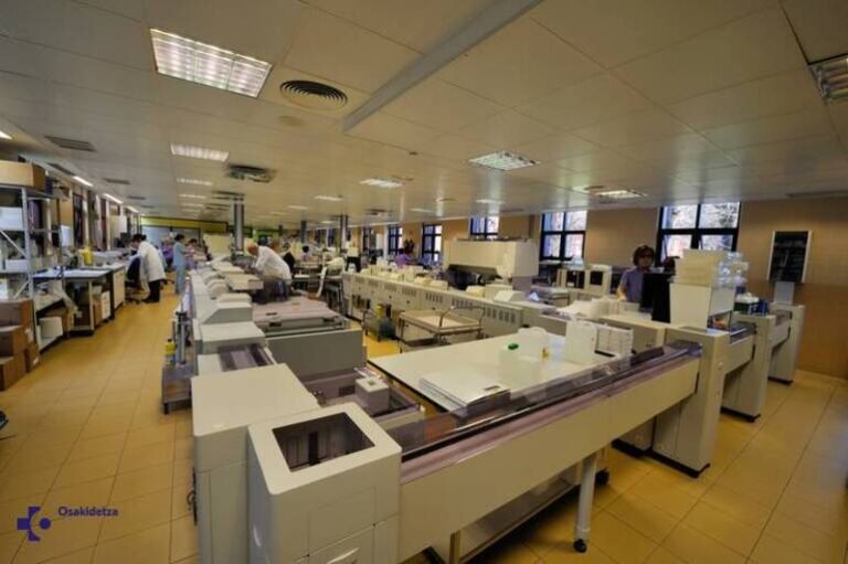 Estrategia One Health en la Resistencia a los Antimicrobianos: Un Enfoque Crítico para la Salud Global y el Equipamiento Hospitalario
