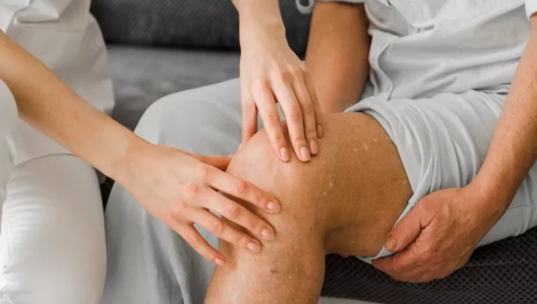 Infradiagnóstico de la Osteoporosis: Por qué toda fractura por fragilidad es una señal crítica de alarma