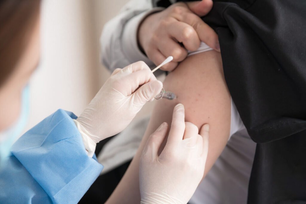 Vacunación Antigripal: Reducción del Riesgo de Infarto de Miocardio y Protección Cardiovascular