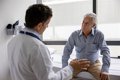 Diagnósticos Médicos Distintos: ¿Por Qué Ocurren y Qué Hacer?