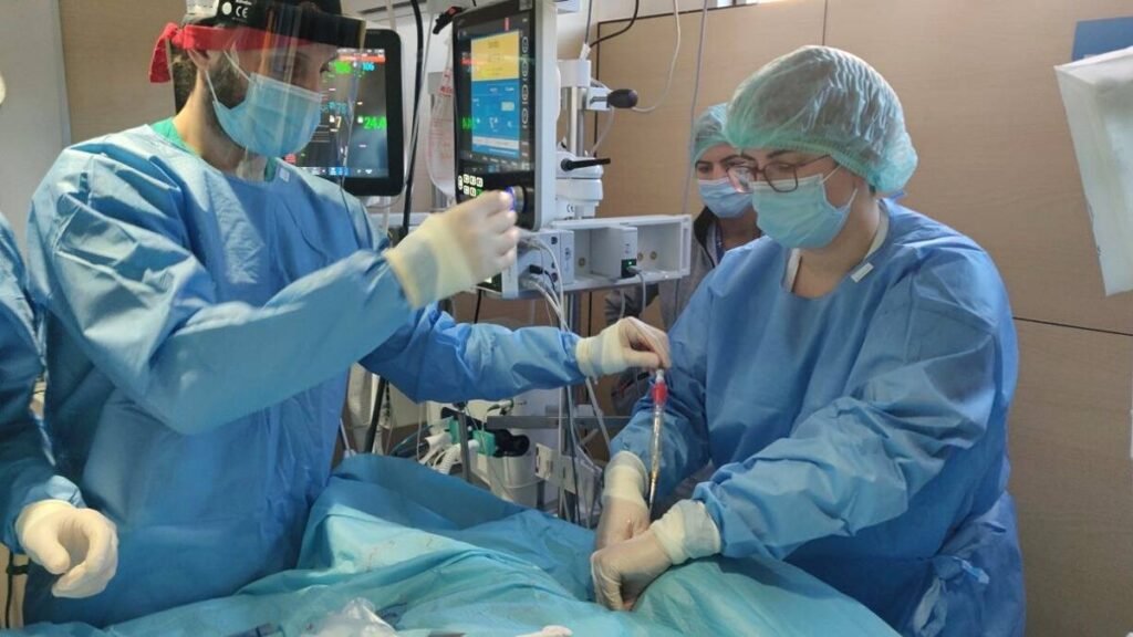 Nuevo Programa MIR de Medicina Intensiva: Evolución y Estándares en el Equipamiento Crítico