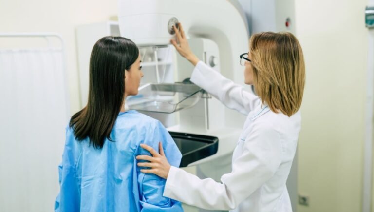 Inyección Hormonal Autoadministrable en Cáncer de Mama: Avances en Oncología y Autocuidado