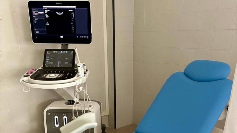 Renovación de Consultas Ginecológicas: Impacto de la Inversión en Insumos y Equipamiento Sanitario
