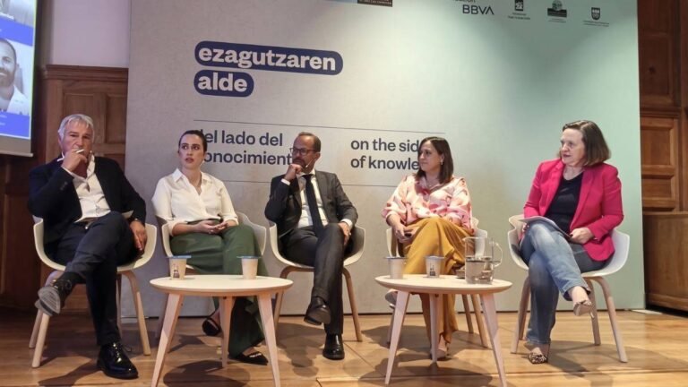 Sanidad Híbrida: Tecnología, Procesos y Equipos Médicos
