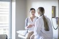Integración de la Perspectiva de Género en la Salud Laboral: Beneficios Clínicos y Económicos