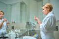 Terapia Hormonal en la Menopausia: Diferencias Clínicas entre Vía Oral y Transdérmica