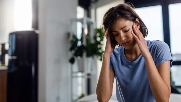 Migraña y Dolores de Cabeza Crónicos: Cuándo Consultar al Especialista