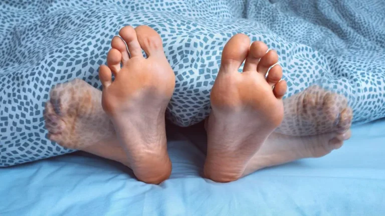 Síndrome de Piernas Inquietas: Causas, Síntomas y Consejos Prácticos para un Mejor Descanso