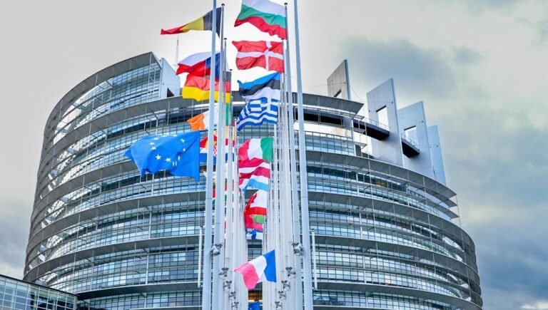 Brecha de Género en la Salud: El Llamado del Parlamento Europeo y su Impacto Clínico