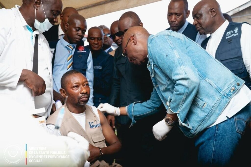 Brote de Ébola en la RDC: 7,200 Casos y Estrategias de Vigilancia Sanitaria
