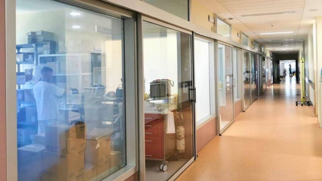 Inversión en la UCI del Complejo Hospitalario de Cáceres: Avances en Equipamiento Crítico