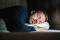 El Sonido y la Neurociencia del Sueño: Cómo Estimular la Limpieza Cerebral Nocturna