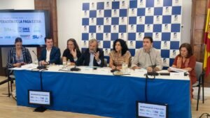 CESM y Sindicatos Sanitarios Exigen la Reversión del Recorte de la Paga Extra: Un Análisis de Impacto en el Personal Estatutario