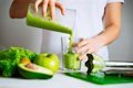 Bebidas Detox y Agua con Limón: Por qué no debes consumirlas sin alimentos según expertos en salud