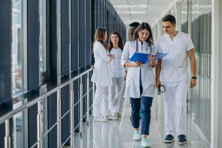 Resolución de Conflictos Éticos Sanitarios: El Nuevo Decreto y su Impacto en el Equipamiento Médico