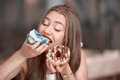 Antibióticos y Azúcar: Por Qué Evitar el Consumo de Azúcares Durante el Tratamiento Protege tu Microbiota