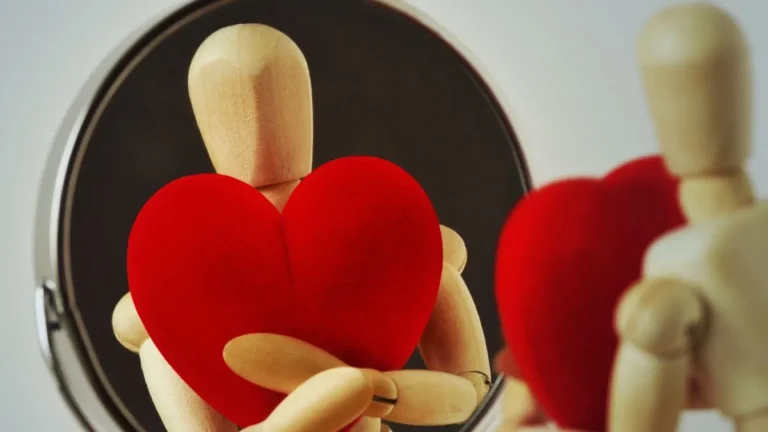 Love Bombing y el Ciclo de Desaparición: Impacto Emocional y Herramientas Clínicas de Recuperación