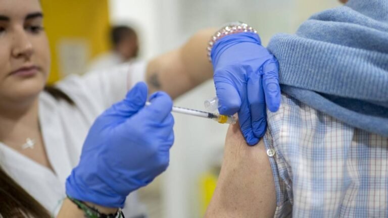 Importancia de la Vacunación contra la Gripe: Perspectiva Clínica para la Prevención de Complicaciones Graves