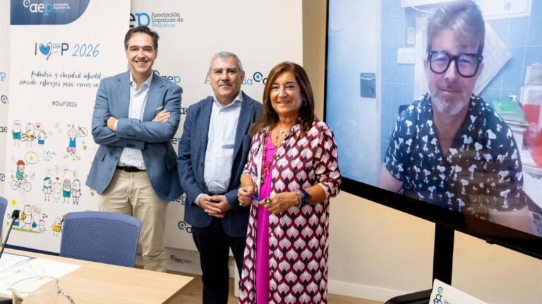 Estrategias Integrales contra la Obesidad Infantil: Perspectivas Clínicas y Desafíos Sanitarios