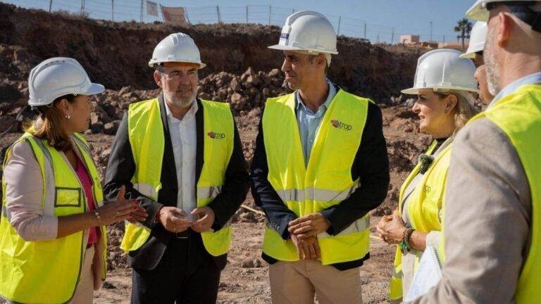 Infraestructura Sanitaria y Equipamiento: El Impacto de los Nuevos Centros de Salud en la Atención Primaria
