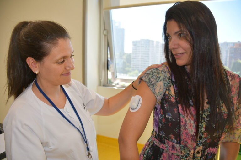 Innovación en Diabetes Tipo 1: Hospital Ramón y Cajal Implementa el Primer Sistema Automatizado sin Catéter en España