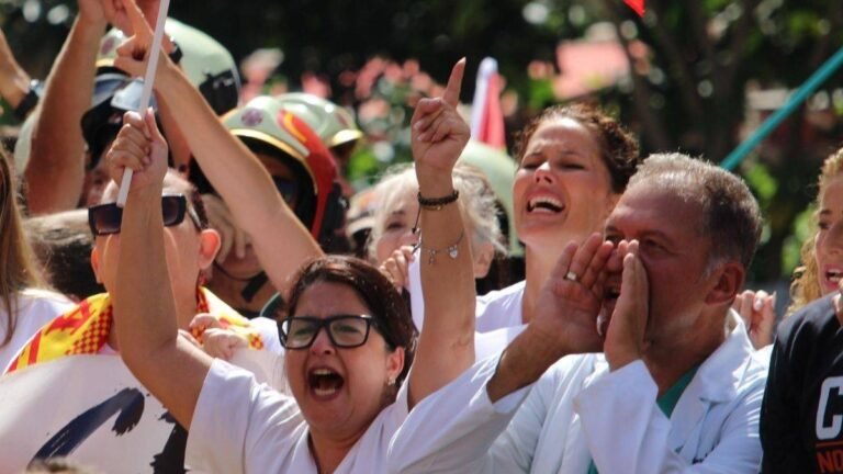 Conflictos Laborales y Comunicación Institucional en Salud: Un Análisis Clínico y Ético